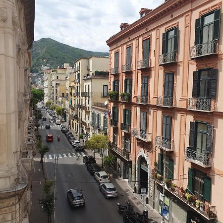 Papiro Blu Apartment Salerno Luaran gambar